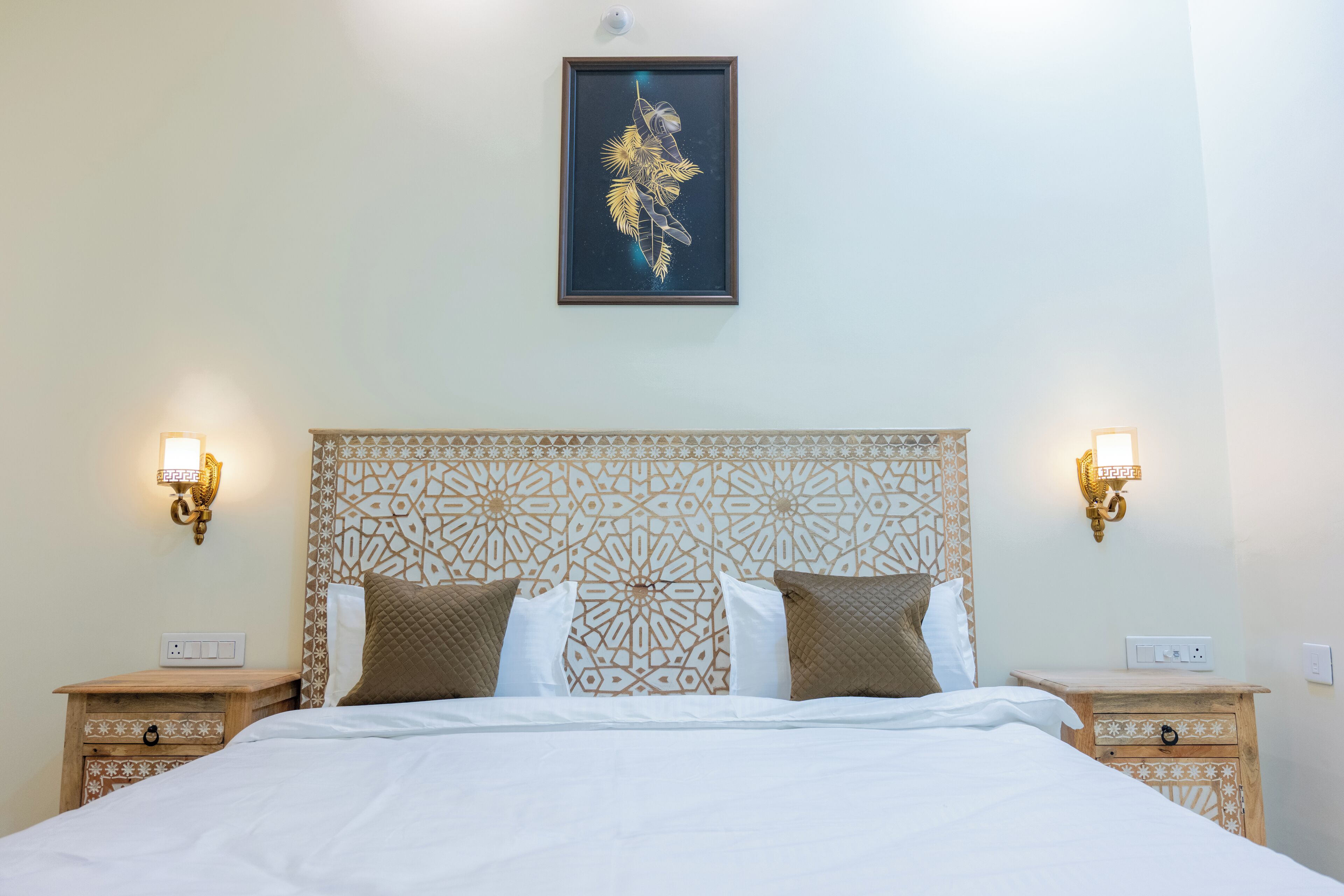 Luksus-dobbeltrom, hageutsikt | Skrivebord, skrivebord for bærbar PC og wi-fi (inkludert)