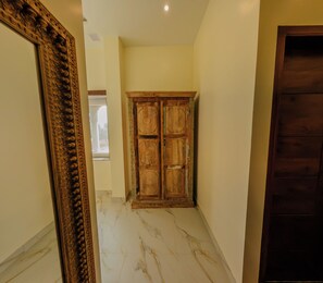 Habitación de lujo doble, vistas a la piscina | Interior