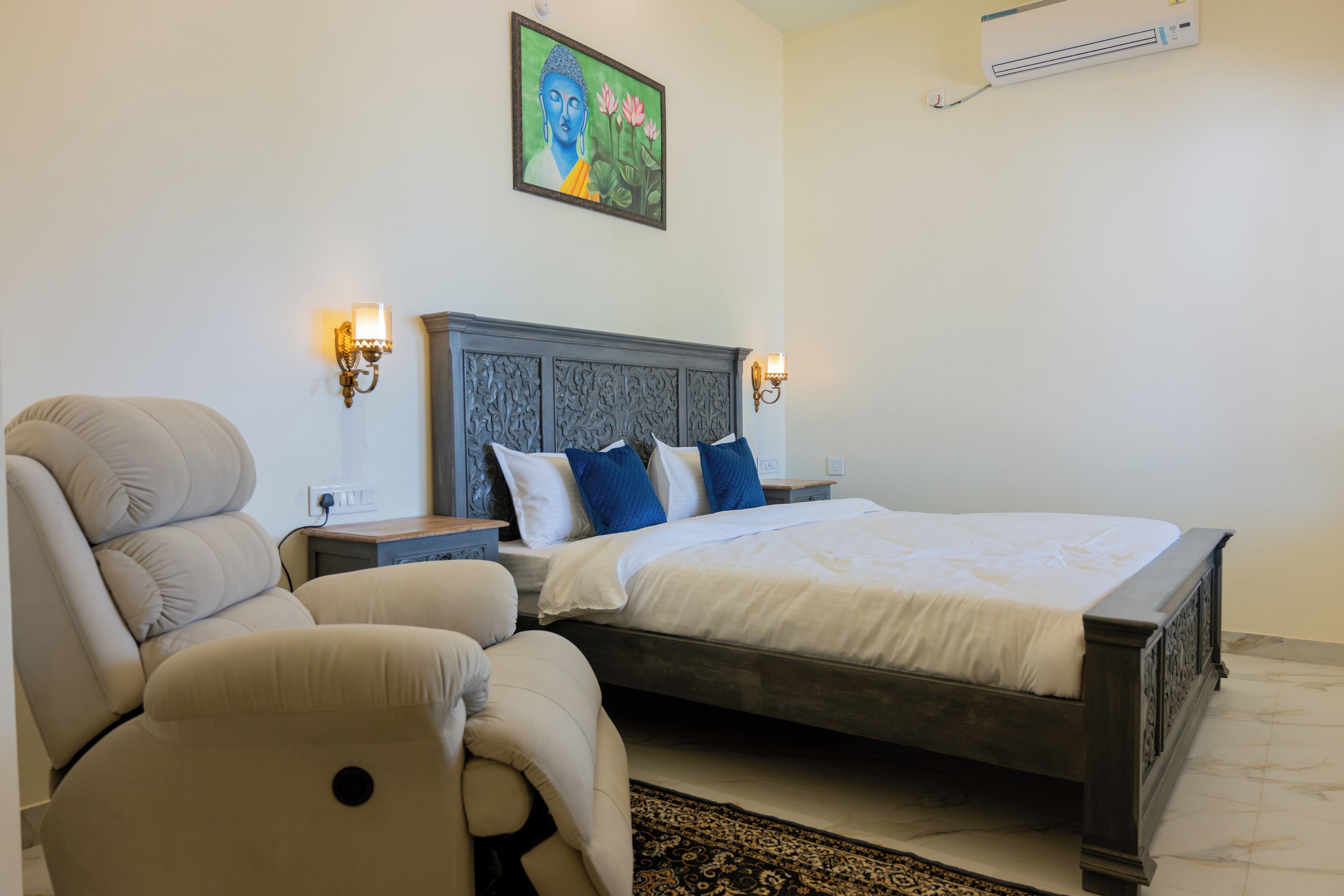 Luksus-dobbeltrom, bassengutsikt | Skrivebord, skrivebord for bærbar PC og wi-fi (inkludert)