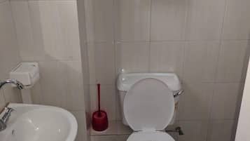 Standard Single Room | Bathroom