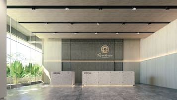 Deluxe Studio, 1 King Bed, Balcony | Lobby