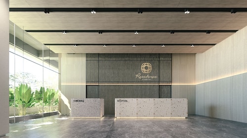 Residence on Opus Bay - Balmoral Tower Hotel