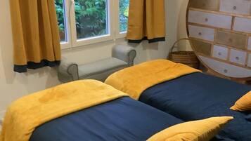 2 quartos, ferros/tábuas de passar roupa, Wi-Fi de cortesia
