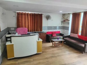 Reception - Fabhotel Aavkar (Ahmedabad)