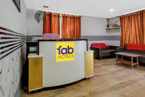 Reception - Fabhotel Aavkar (Ahmedabad)