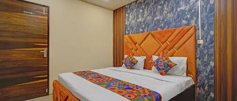 Deluxe Room | Egyptian cotton sheets, premium bedding, in-room safe, free WiFi
