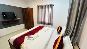 Deluxe Room | Egyptian cotton sheets, premium bedding, in-room safe, free WiFi - Fabhotel Jagan Boutique (Bangalore)