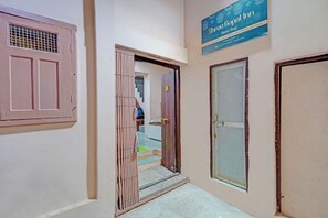 مدخل المنشأة