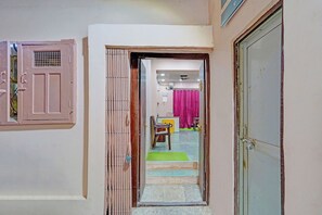 Entrée de l’hébergement