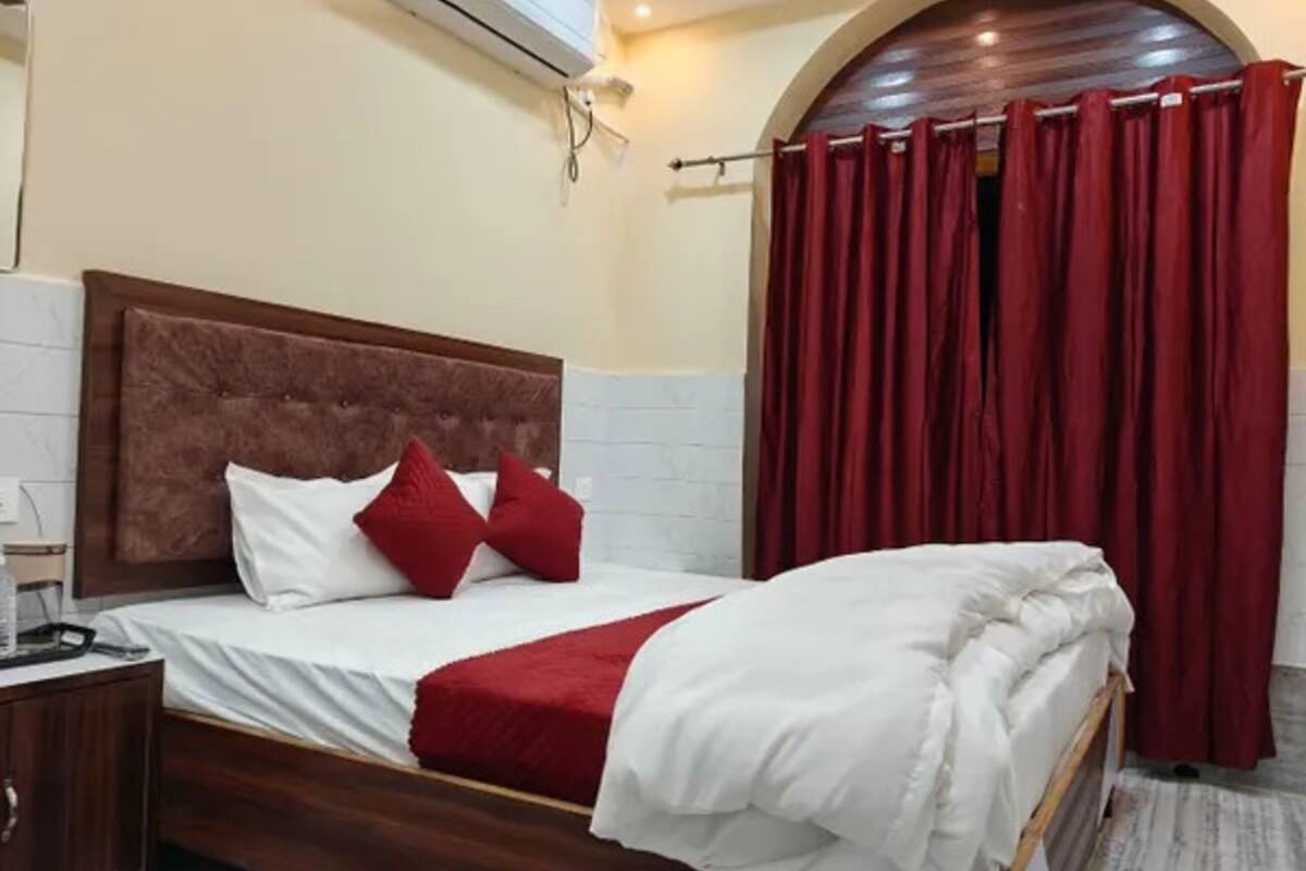 Deluxe Room | Egyptian cotton sheets, premium bedding, in-room safe, free WiFi
