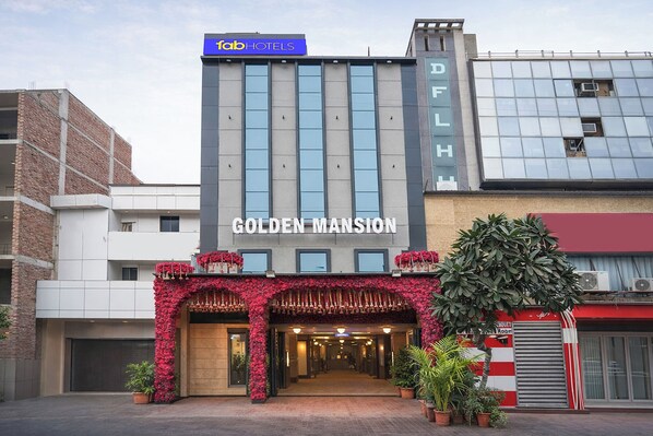Exterior - Fabhotel Golden Mansion (New Delhi)