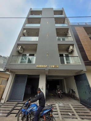 Exterior - Fabhotel Lochav Residency (New Delhi)