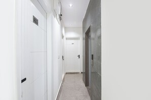 Lobby - Via Lochav Residency (New Delhi)