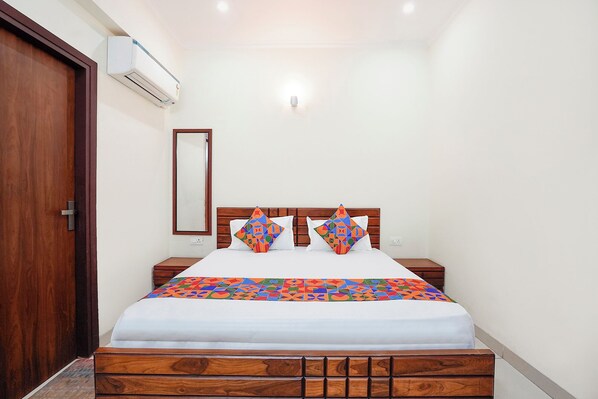 Egyptian cotton sheets, premium bedding, in-room safe, free WiFi