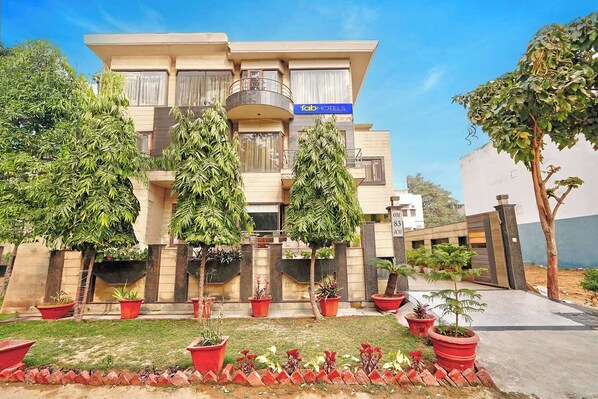 Exterior - Fabhotel Smart Inn-1 (Gurgaon)