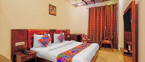 Egyptian cotton sheets, premium bedding, in-room safe, free WiFi