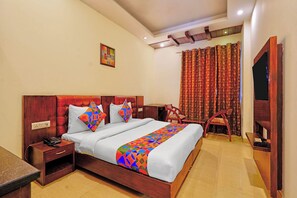 Deluxe Room | Egyptian cotton sheets, premium bedding, in-room safe, free WiFi - Fabhotel Smart Inn-1 (Gurugram)