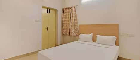 Deluxe Room | Egyptian cotton sheets, premium bedding, in-room safe, free WiFi