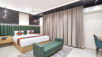 Egyptian cotton sheets, premium bedding, in-room safe, free WiFi