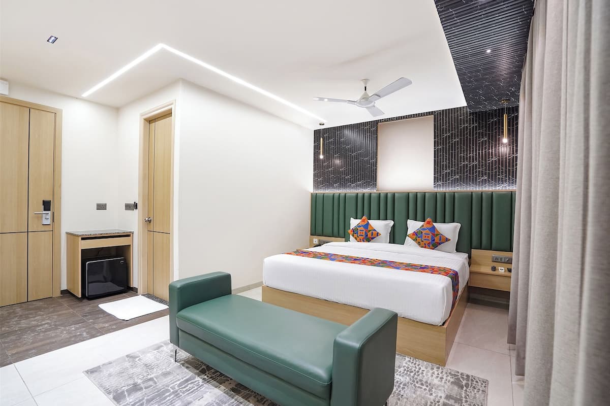 Premium Room | Egyptian cotton sheets, premium bedding, in-room safe, free WiFi