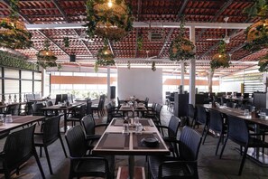 Restaurant - Fabhotel Suruchi Homes (Vasai)