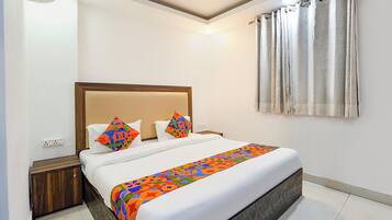 Egyptian cotton sheets, premium bedding, in-room safe, free WiFi