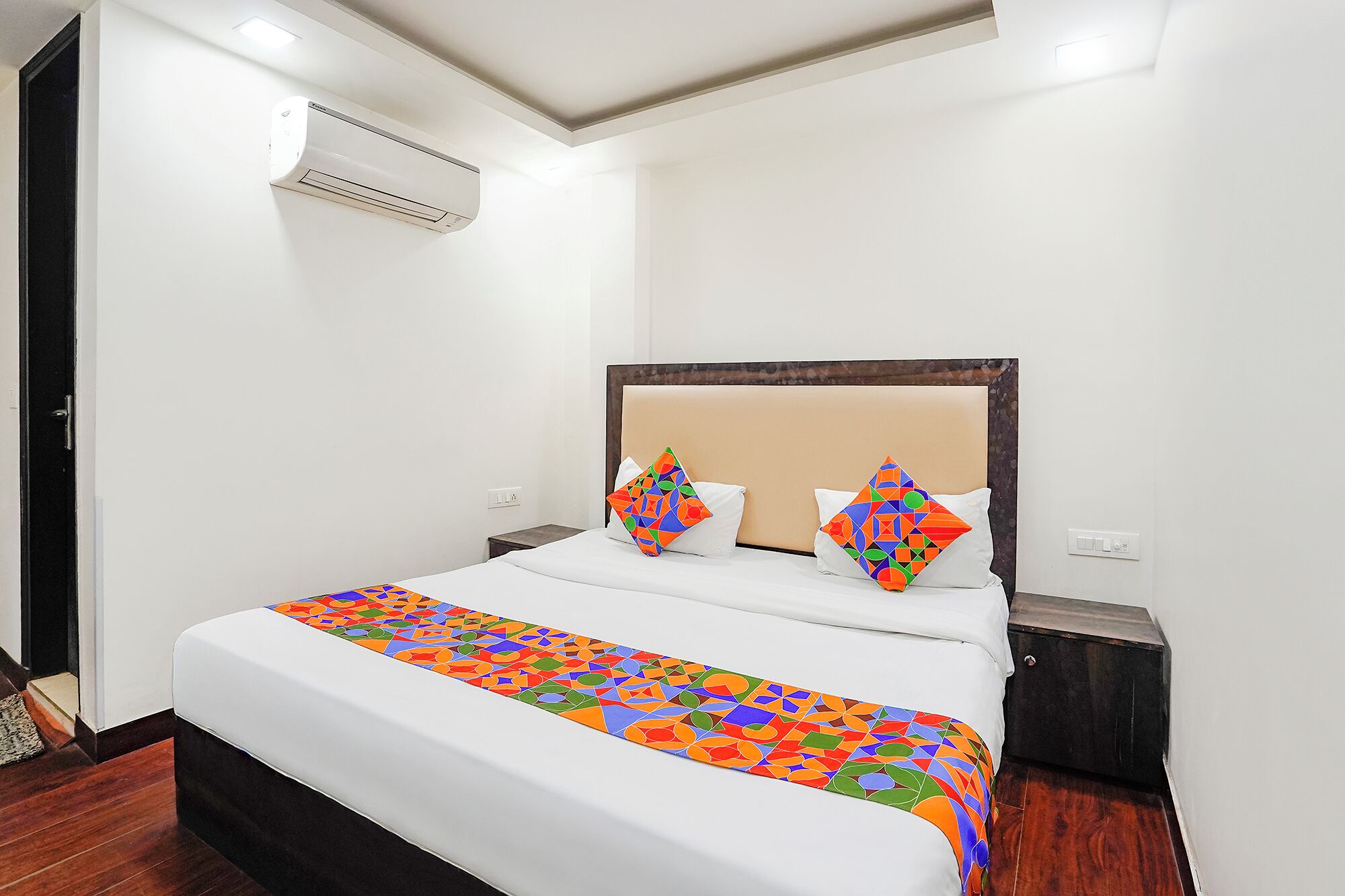 Egyptian cotton sheets, premium bedding, in-room safe, free WiFi