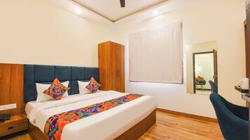 Egyptian cotton sheets, premium bedding, in-room safe, free WiFi