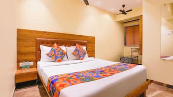 Egyptian cotton sheets, premium bedding, in-room safe, free WiFi