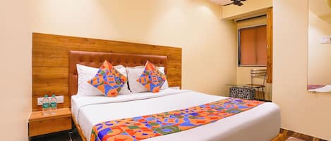 Egyptian cotton sheets, premium bedding, in-room safe, free WiFi