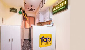 Reception - Fabhotel Samrath (Mumbai)