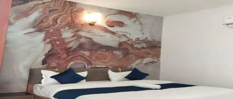 Deluxe Room | Egyptian cotton sheets, premium bedding, in-room safe, free WiFi