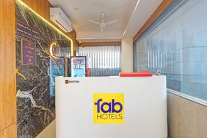 Reception - Fabhotel Elixir Inn (Surat)