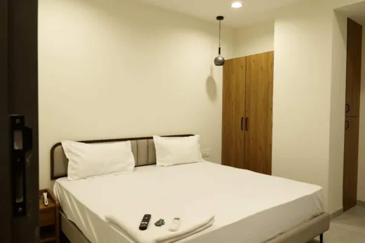 Deluxe Room | Egyptian cotton sheets, premium bedding, in-room safe, free WiFi