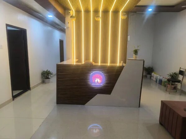Reception - Fabhotel Budha Tree (Varanasi)