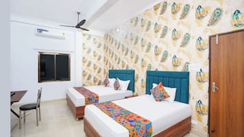 Egyptian cotton sheets, premium bedding, in-room safe, free WiFi