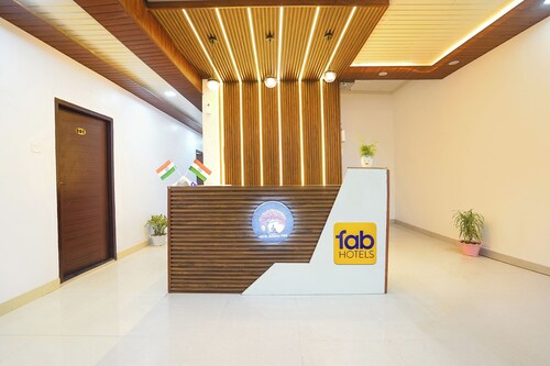 Fabhotel Budha Tree