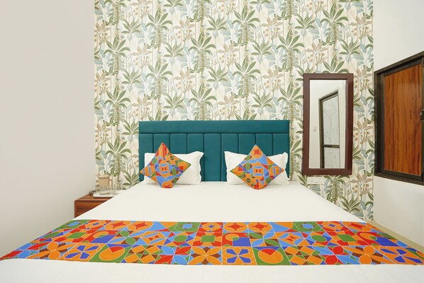 Egyptian cotton sheets, premium bedding, in-room safe, free WiFi - Fabhotel Budha Tree (Varanasi)