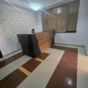 Reception - Fabhotel 9 Palm (Dehradun)