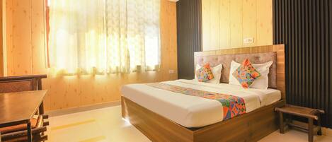 Egyptian cotton sheets, premium bedding, in-room safe, free WiFi