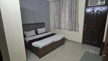 Deluxe Room | Egyptian cotton sheets, premium bedding, in-room safe, free WiFi