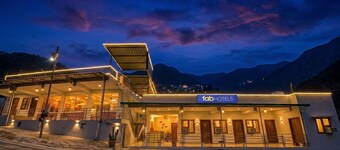 Fabhotel Royal Om River Resort