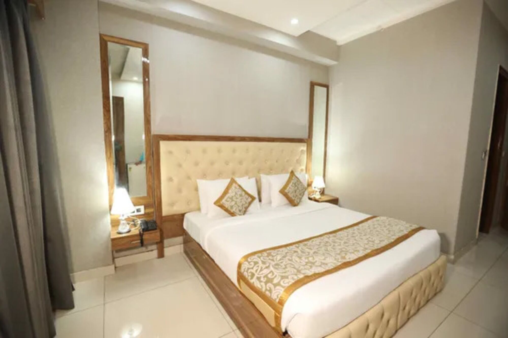 Sengetøy i egyptisk bomull, sengetøy av topp kvalitet og safe på rommet