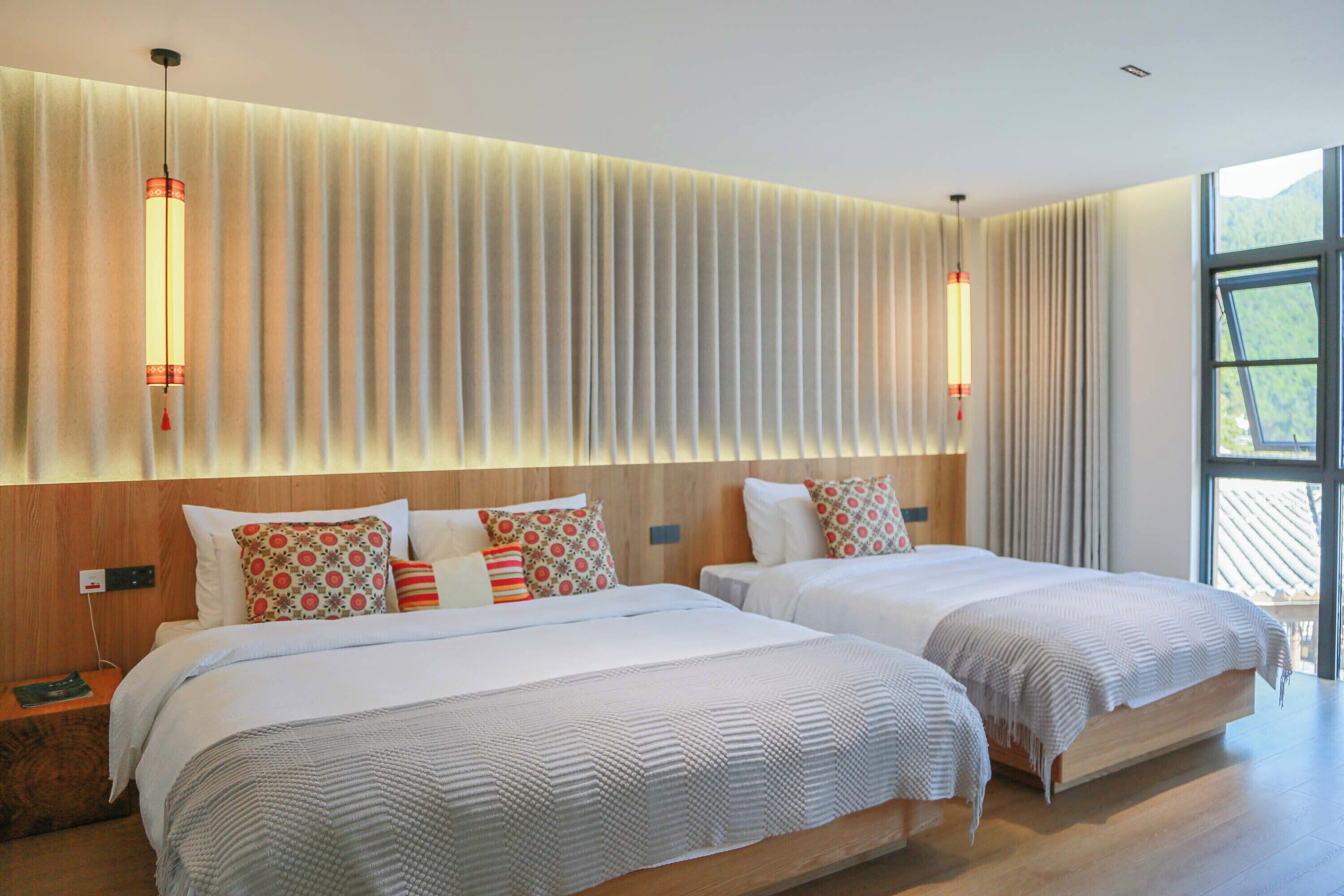 Suite estudio sénior, vistas al patio | Cortinas opacas y sistema de insonorización