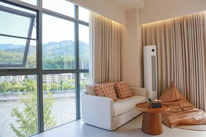 Superior Studio Suite, Courtyard View | Living area - Old River Story Long'an Inn (Mianyang)