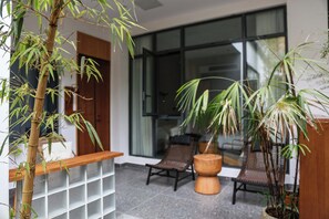 Suite estudio empresarial, vista al patio | Vista al patio