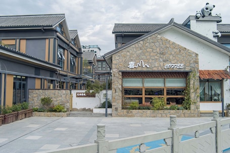 Exterior. Old River Story Long'an Inn