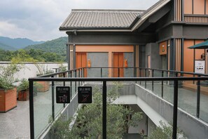 Property grounds - Old River Story Long'an Inn (Mianyang)