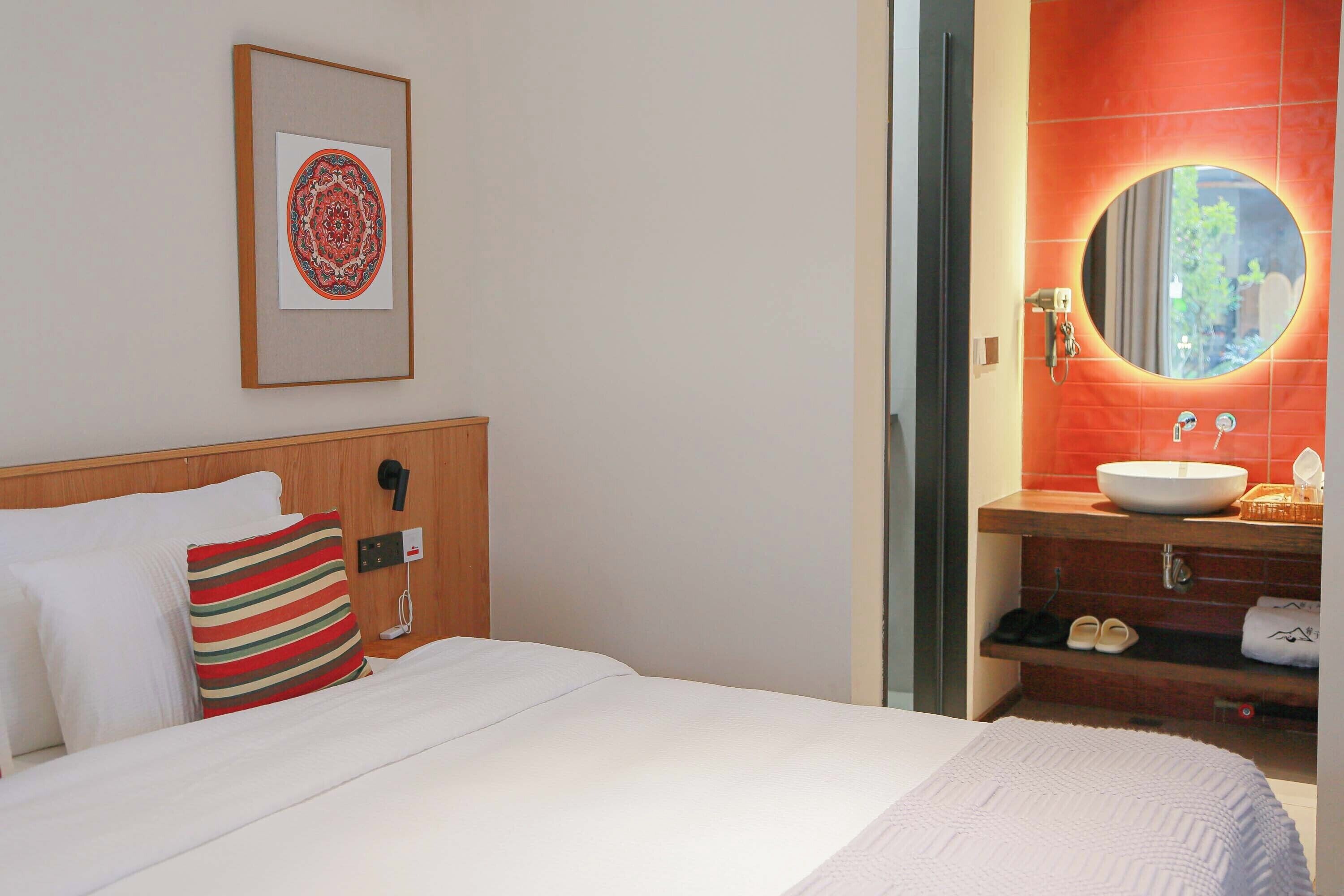 Signature Double Room, Courtyard View