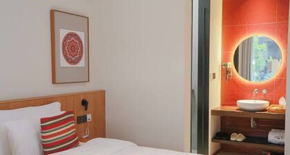 Old River Story Long'an Inn